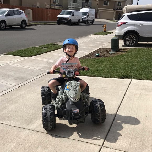 Meet your Posher, Brittney - Picture 4 of 8